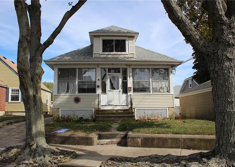 1st image of 209 Flint Ave