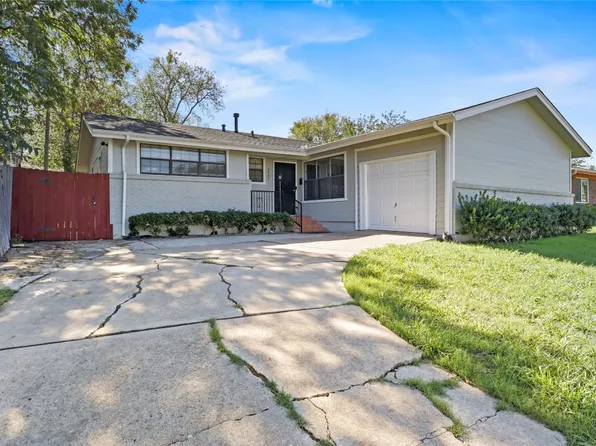 2905 W Gambrell St, Fort Worth, TX 76133