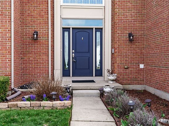 4th image of 64 W Waterbury Dr