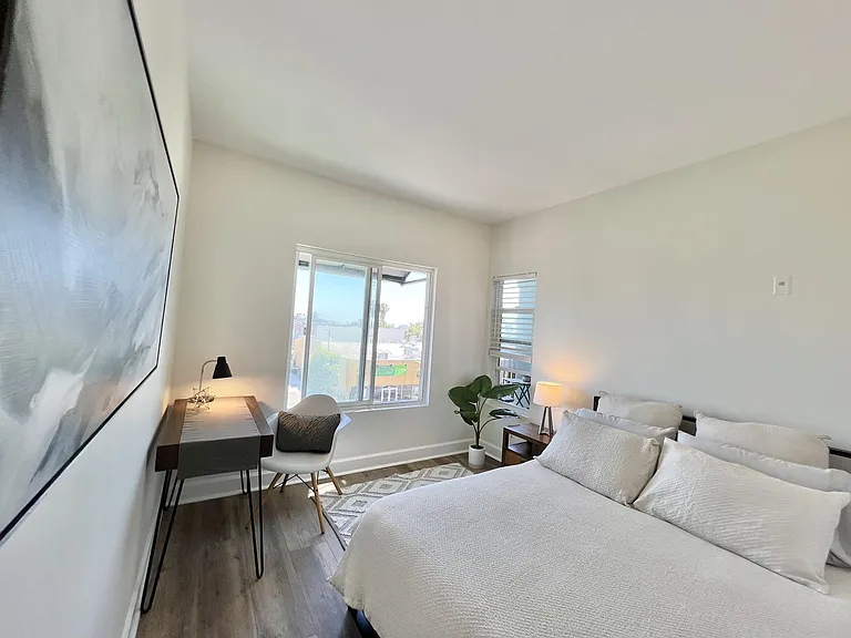 2828 University Ave #301 — Photo 14