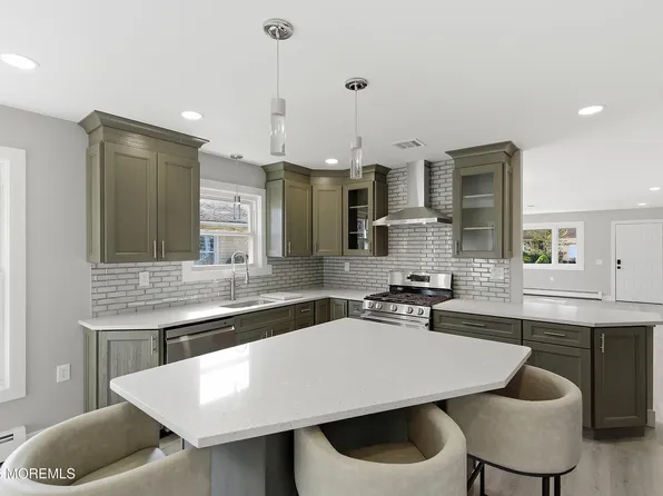 38 Woodstock Drive, Toms River, NJ 08757