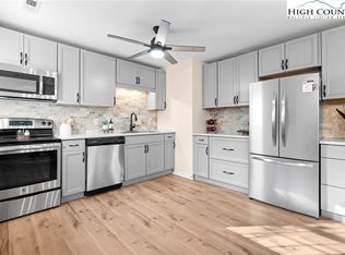 214 Village Green #B-2, Blowing Rock, NC 28605