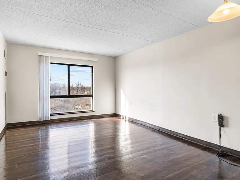 Northampton Crossing Apartments and Townhomes — Photo 10