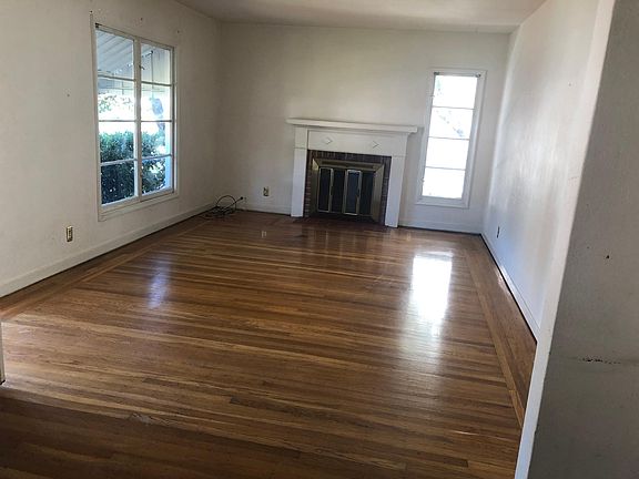 3rd image of 21878 Baywood Ave