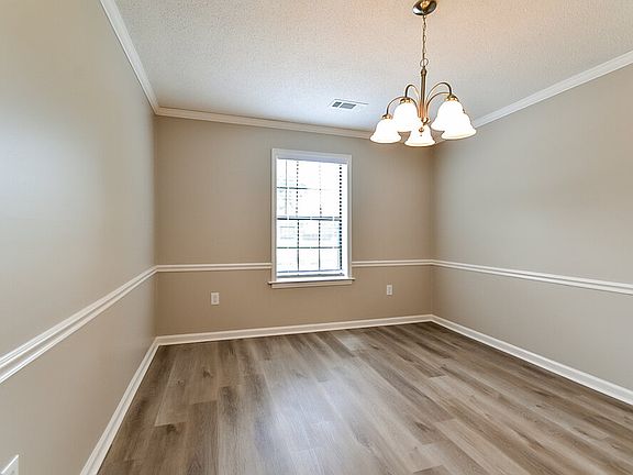 5th image of 8400 Chimneyrock Blvd