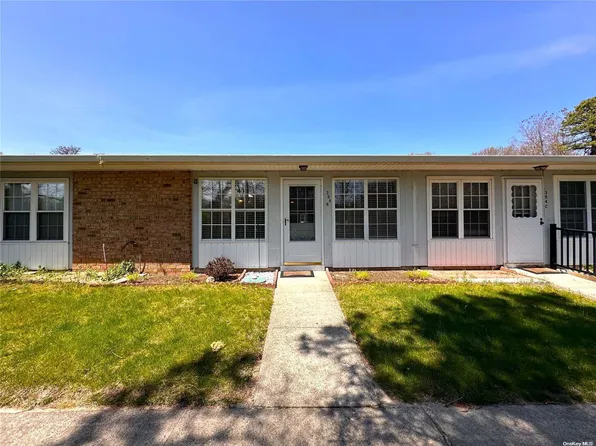304 Torquay Court #B, Ridge, NY 11961