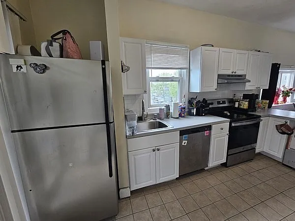 464 Meridian St #B — Photo 3