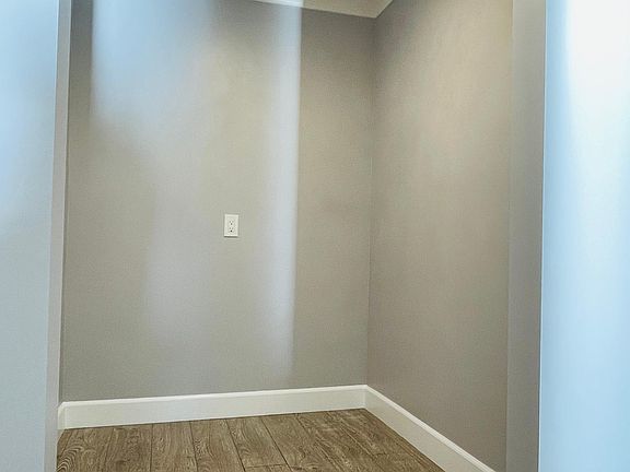4th image of 1800 Camden Ave #208