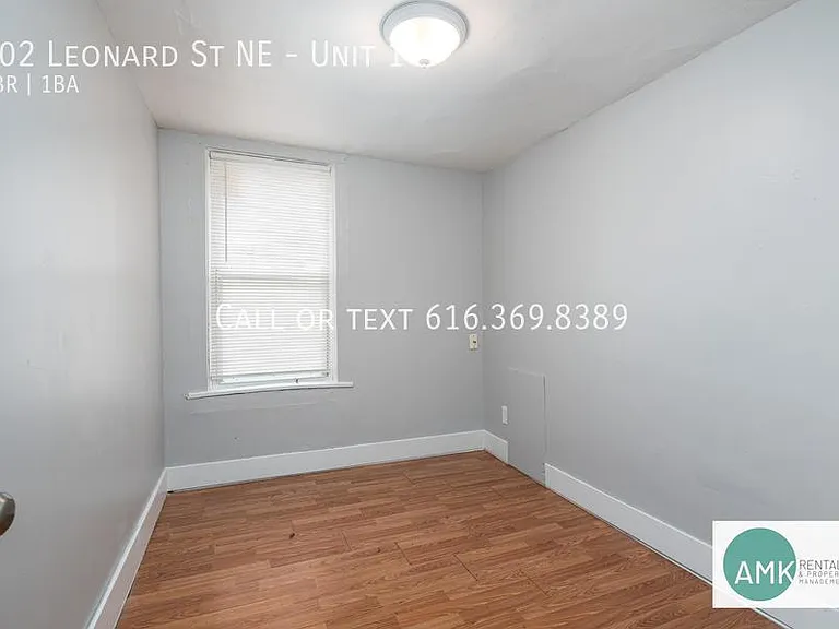 202 Leonard St NE #1 — Photo 9