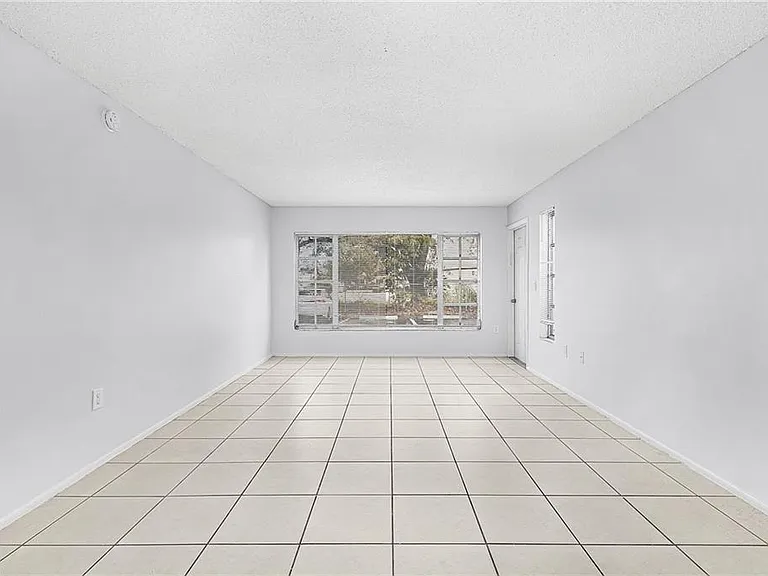 3704 Broadway #110 — Photo 2