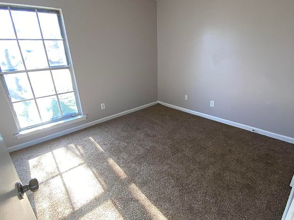 5th image of 1720 Northfield Dr