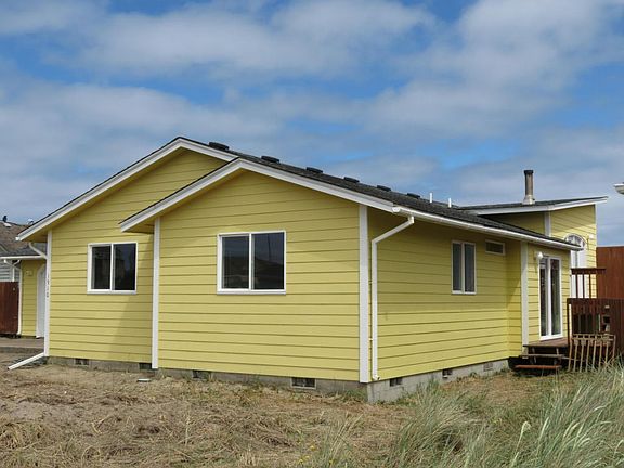 5th image of 1910 NW Bridgeview Dr