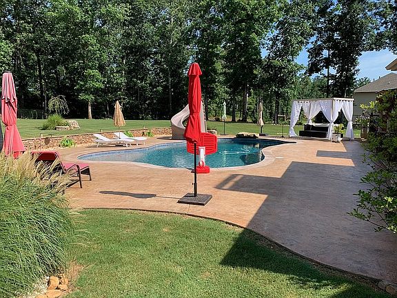 5th image of 269 Enfield Ln