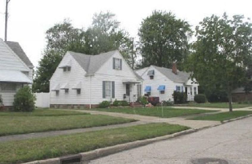 2nd image of 240 E 264th St