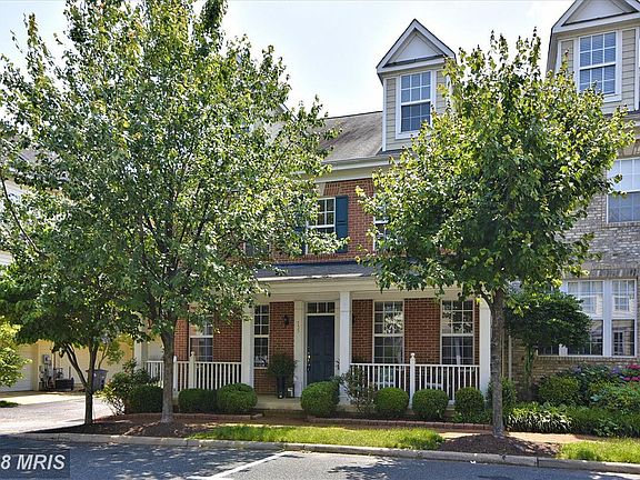 4th image of 753 Monument Ave