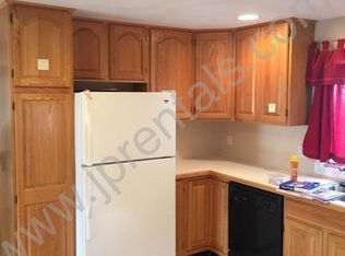 8 Oak Pl, Hyde Park, MA 02136