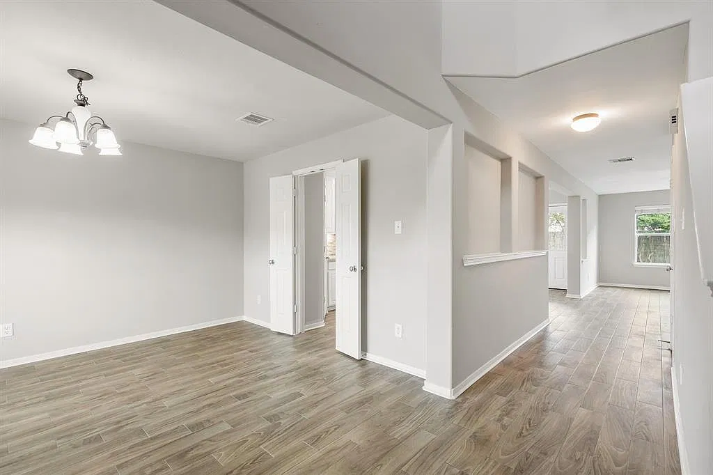 5 bed, 4.0 bath, 2797 sqft, $2,700 — Photo 3