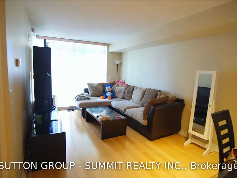 17 Barberry Pl #1011 — Photo 2