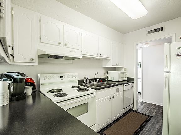 4th image of 2402 Flint Dr #Ba1313