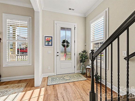 4th image of 131 W F St