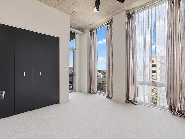 700 N Larrabee St #801 — Photo 16