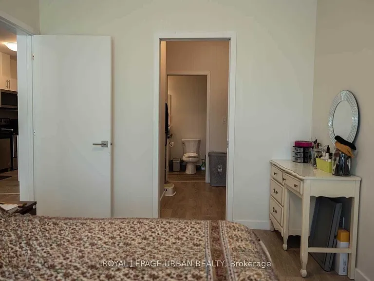 690 King St W #215 — Photo 8