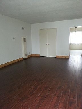 2nd image of 3944 Ingraham St APT 11