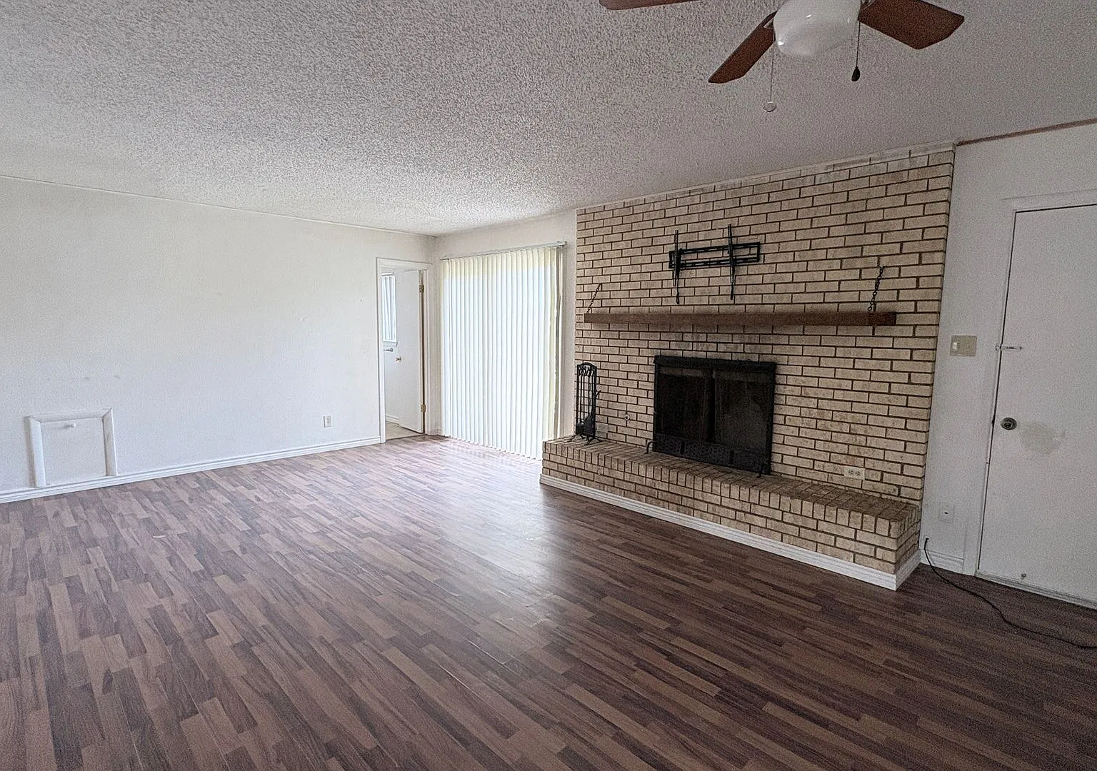 3002 Bandolina Dr. — Photo 3
