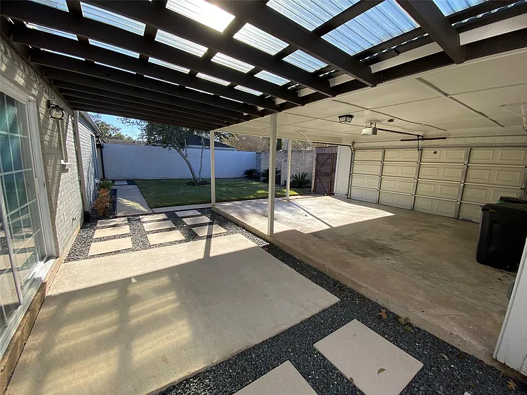 8310 Spring Wind Dr — Photo 4