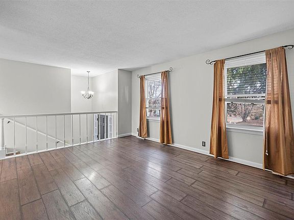 5th image of 1445 Price Dr