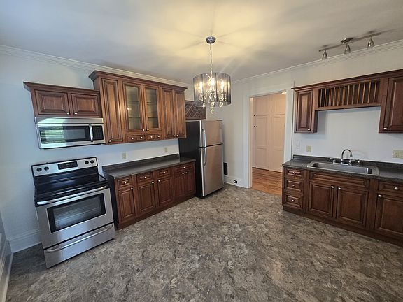 3rd image of 318 W Clinton St APT 2