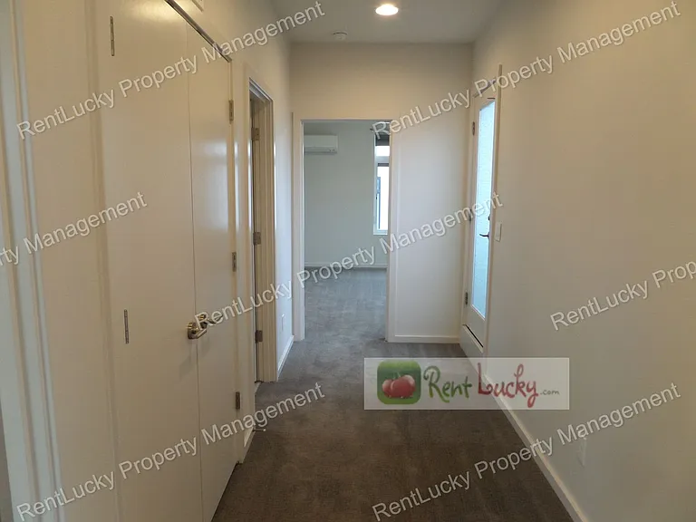 4304 Evanston Ave N — Photo 19