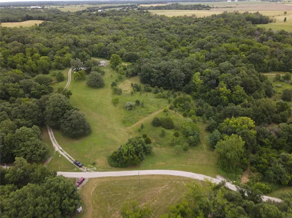 24758 Shady Oaks Pl, Perry, MO 63462