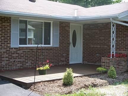 New Front Entry Deck 16 x 8