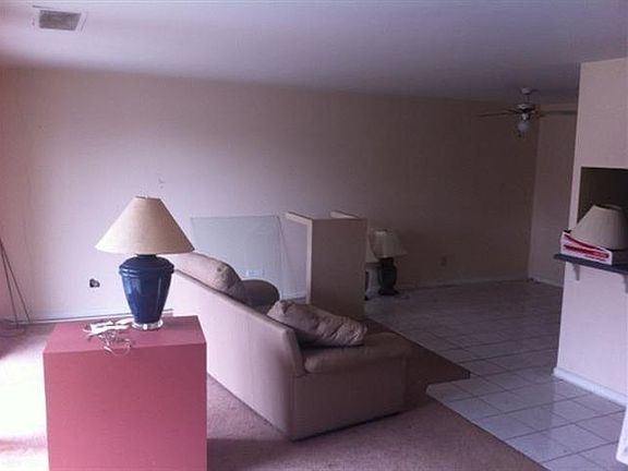 5th image of 5300 Hamilton Ave Unit 108