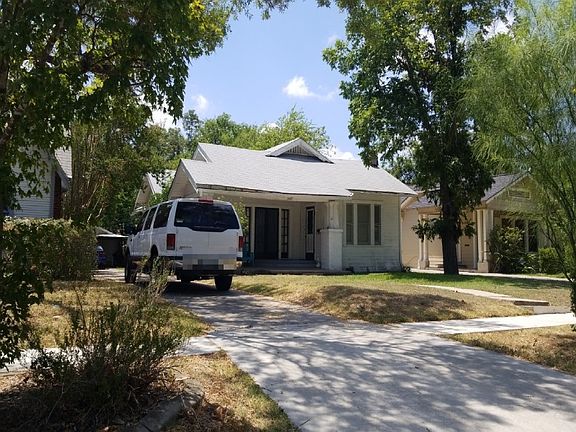 3rd image of 1942 W Magnolia Ave