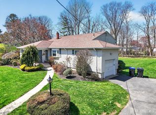 39 Canterbury Rd, East Brunswick, NJ 08816