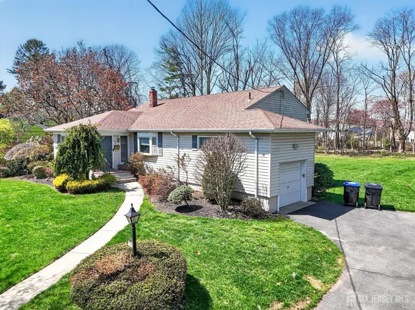 39 Canterbury Rd, East Brunswick, NJ 08816