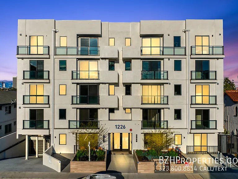 Bedford Twenty - Luxury Condos — Photo 72