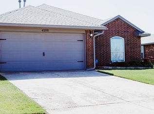 4108 Queens Dr, Moore, OK 73160
