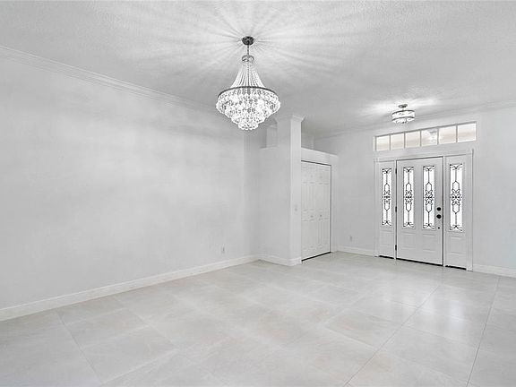 5th image of 4670 Riverton Dr