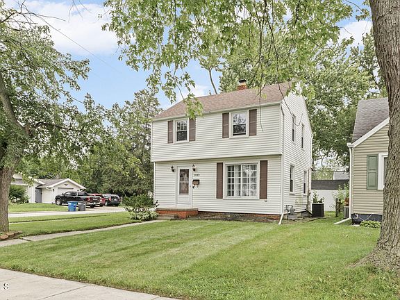 3rd image of 3040 Strathmoor Ave