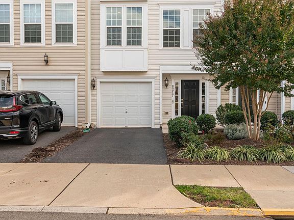 2nd image of 8217 Heritage Crossing Ct