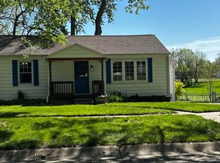 1308 S 2nd St, Oskaloosa, IA 52577