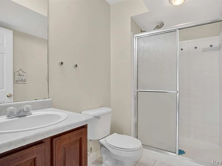 22680 Goddard Rd — Photo 9