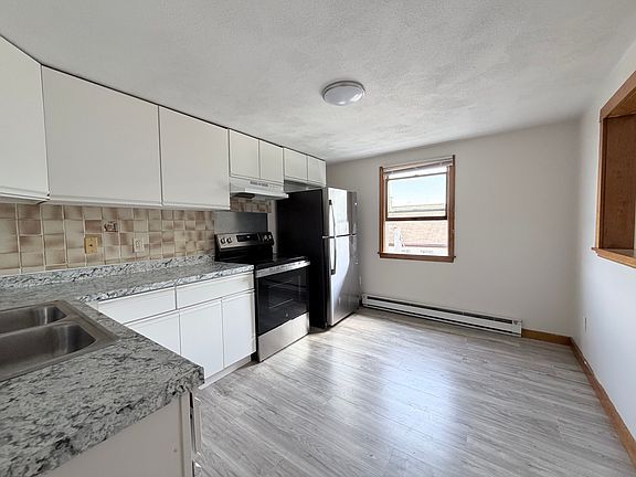 2nd image of 509 Ferry St #3