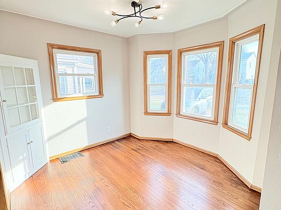 3rd image of 218 W Capistrano Ave