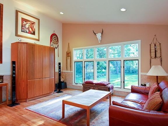 2nd image of 3S066 Mulberry Ln