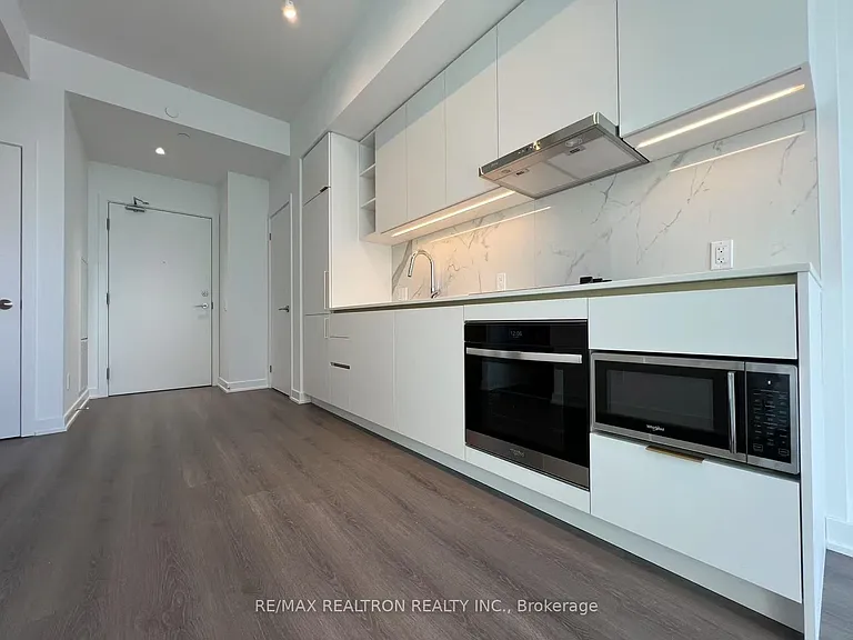 8 Wellesley St W #3202 — Photo 4