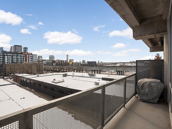 4th image of 901 N 3rd St Unit 404